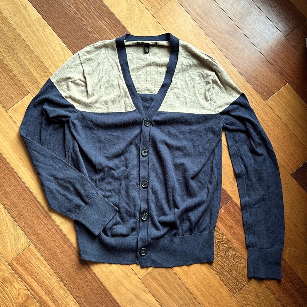 Banana Republic Factory Men’s Colourblock Lightweight Knit Cardigan, size Medium
